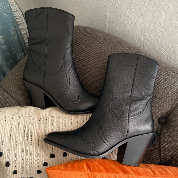 Urban Outfitters Shoes - New Urban Outfitters Black Cowgirl Booties 9US